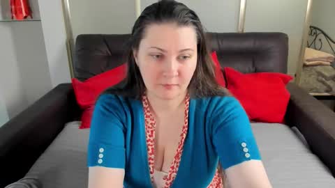 Snapshot of maryswon chatting on 10/16/25, 05:14 Mary online show from 10/16/25, 05:14