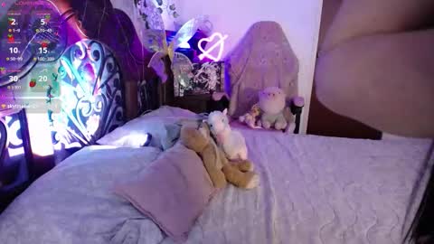 Mary online show from 11/30/25, 03:32