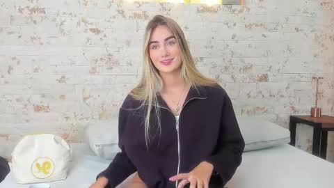 Snapshot of maryy_campbell chatting on 03/18/26, 11:02 maryy campbell online show from 03/18/26, 11:02