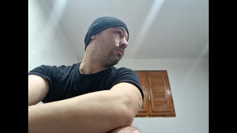 Snapshot of masculinotop chatting on 03/17/26, 08:39 masculinotop online show from 03/17/26, 08:39