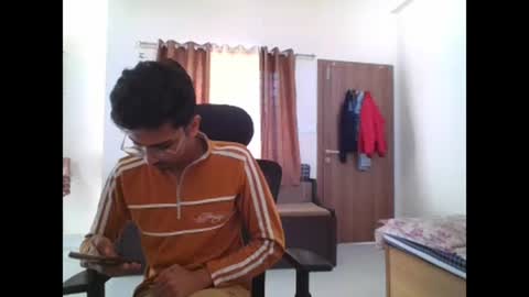 maskboyz2003 online show from 12/18/24, 04:20