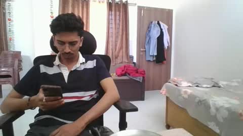 maskboyz2003 online show from 01/20/25, 07:25