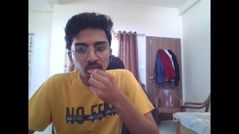 maskboyz2003 online show from 02/13/25, 08:27