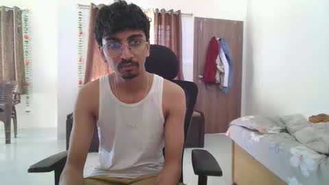 maskboyz2003 online show from 02/16/25, 04:53