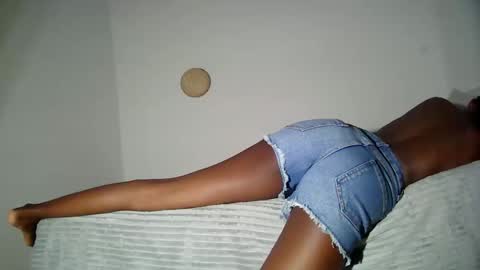 masked_shy_girl online show from 04/26/26, 02:15