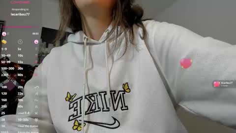 Snapshot of maskedgirl01 chatting on 01/08/26, 08:11 Scarlet online show from 01/08/26, 08:11