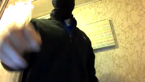 Snapshot of maskedyogaman chatting on 11/24/25, 04:34 maskedyogaman online show from 11/24/25, 04:34