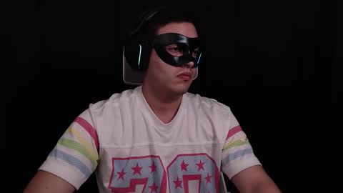 Snapshot of masknbriefs chatting on 03/08/26, 10:13 Mask Briefs online show from 03/08/26, 10:13