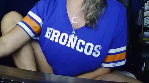 TitsnToes online show from 11/02/25, 04:09