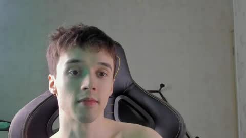 Snapshot of mason_warhol chatting on 04/19/26, 06:10 Mason online show from 04/19/26, 06:10