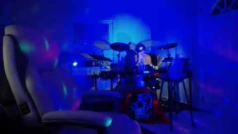 Snapshot of massageartist chatting on 11/14/25, 02:54 HappyZending online show from 11/14/25, 02:54