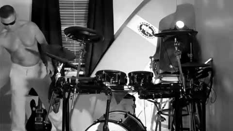 Snapshot of massageartist chatting on 04/05/26, 01:58 HappyZending online show from 04/05/26, 01:58