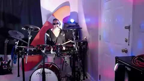 Snapshot of massageartist chatting on 04/06/26, 03:26 HappyZending online show from 04/06/26, 03:26