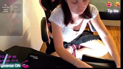 Snapshot of massageofyourlife chatting on 01/18/25, 07:37 Queeny Kathy  Online at 2030 MEZ Sunday  Wednesday online show from 01/18/25, 07:37