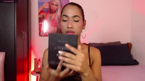 Snapshot of massielhot chatting on 12/19/25, 12:12 massielhot online show from 12/19/25, 12:12