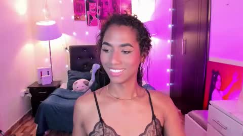 Snapshot of massielhot chatting on 01/16/26, 10:47 massielhot online show from 01/16/26, 10:47