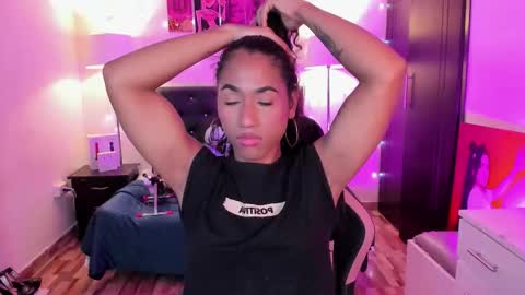 Snapshot of massielhot chatting on 01/18/26, 06:12 massielhot online show from 01/18/26, 06:12