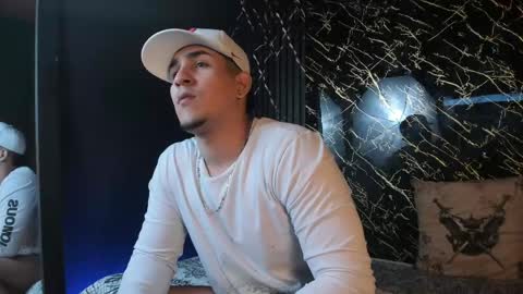massimo_vidal online show from 05/18/26, 03:07