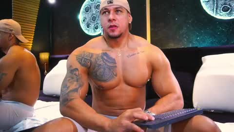 Snapshot of massimowalton2 chatting on 09/25/25, 02:43 massimowalton2 online show from 09/25/25, 02:43