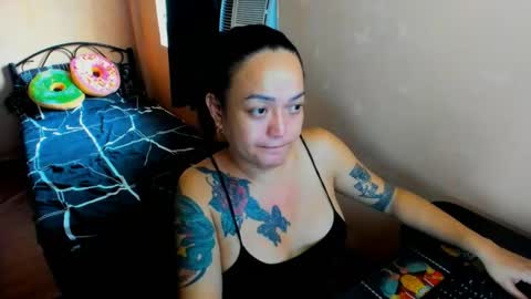 Snapshot of massivecockcum chatting on 04/13/26, 08:53 kimmy online show from 04/13/26, 08:53