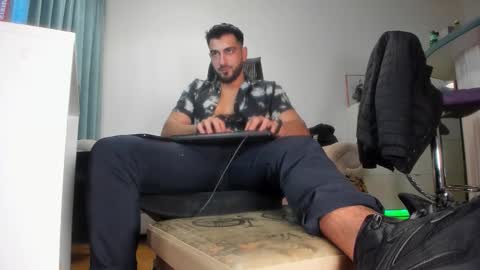 Snapshot of master9four chatting on 10/01/25, 06:03 Matthew online show from 10/01/25, 06:03