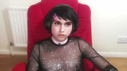 master_and_doll_ online show from 12/05/24, 10:34