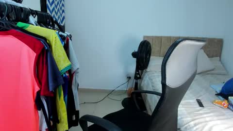 master_boy28 online show from 11/13/25, 08:02