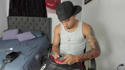 master_boy28 online show from 05/27/26, 02:41