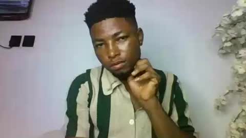 Snapshot of master_kael chatting on 12/14/25, 12:49 Master Kael online show from 12/14/25, 12:49