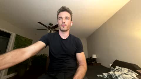 Snapshot of master_louie chatting on 12/25/24, 02:46 muskyjockdick online show from 12/25/24, 02:46