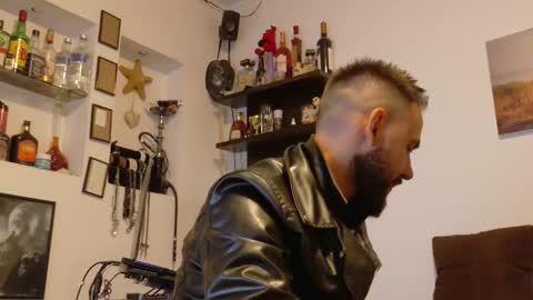 Snapshot of master_roberto333 chatting on 10/11/25, 05:22 SIR online show from 10/11/25, 05:22