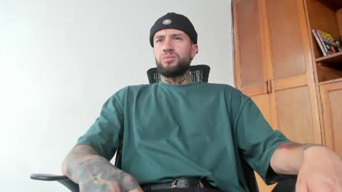 Snapshot of master_steven_01 chatting on 05/06/26, 03:50 steven online show from 05/06/26, 03:50