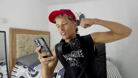 Snapshot of masteralda09 chatting on 10/11/25, 03:54 Alpha junior online show from 10/11/25, 03:54