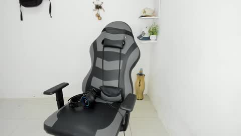 Alpha junior online show from 12/04/25, 02:26