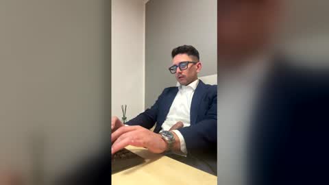 Snapshot of masterboss_fl chatting on 04/07/26, 11:32 Master Boss online show from 04/07/26, 11:32