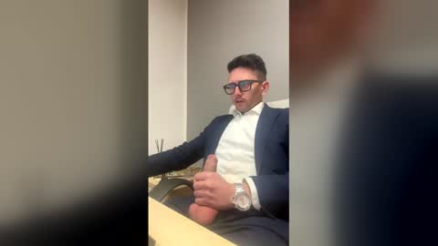 Snapshot of masterboss_fl chatting on 04/08/26, 11:32 Master Boss online show from 04/08/26, 11:32