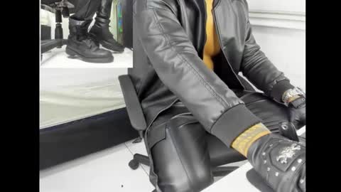 mastercash_leather online show from 12/22/25, 03:36