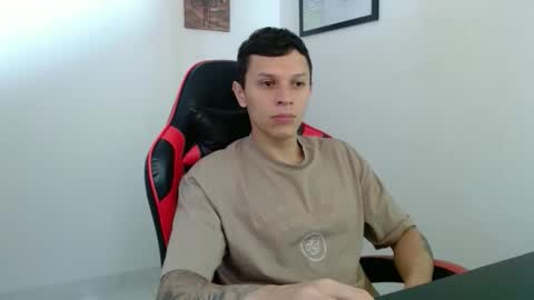 Snapshot of masterdave7 chatting on 11/08/25, 12:27 Dave online show from 11/08/25, 12:27