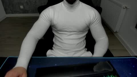 Snapshot of masterkingmuscle chatting on 12/29/24, 07:11 masterkingmuscle online show from 12/29/24, 07:11