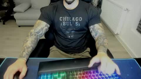 Snapshot of masterkingmuscle chatting on 03/01/25, 11:47 masterkingmuscle online show from 03/01/25, 11:47