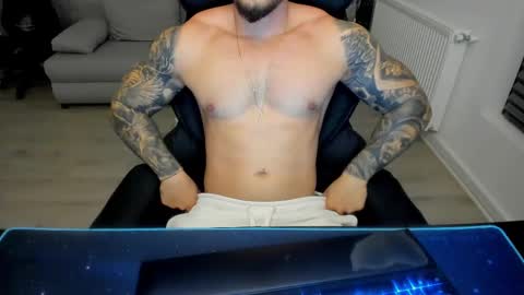 Snapshot of masterkingmuscle chatting on 03/07/25, 08:55 masterkingmuscle online show from 03/07/25, 08:55