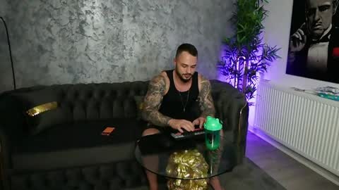 Snapshot of masterkingmuscle chatting on 04/02/26, 08:50 masterkingmuscle online show from 04/02/26, 08:50