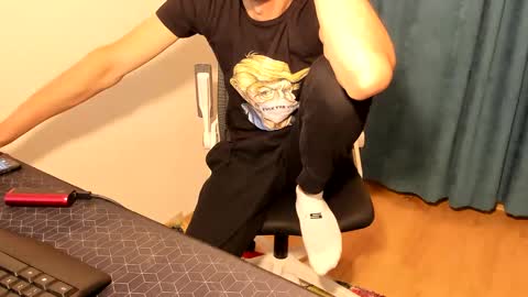 Snapshot of mastermiko chatting on 12/22/24, 01:33 Silly Rabbit online show from 12/22/24, 01:33