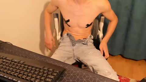 Snapshot of mastermiko chatting on 02/14/25, 05:14 Silly Rabbit online show from 02/14/25, 05:14