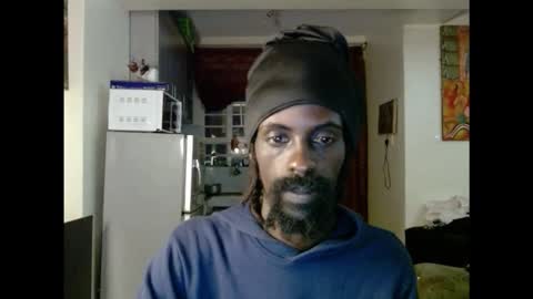 Snapshot of masterr_bate chatting on 10/26/25, 02:39 Marl online show from 10/26/25, 02:39