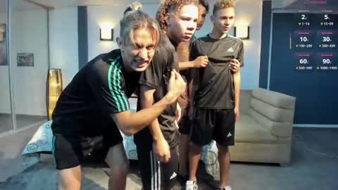 Team Cris Darwin- Fernando- Stiven- David online show from 02/23/25, 02:46