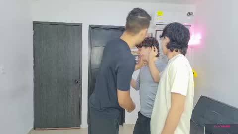 Team Cris Darwin- Fernando- Stiven- David online show from 06/15/26, 11:12