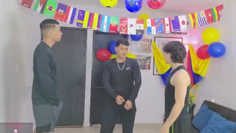 Team Cris Darwin- Fernando- Stiven- David online show from 06/22/26, 11:18