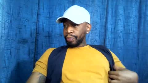 Snapshot of mastershow69 chatting on 01/12/25, 05:45 camilo online show from 01/12/25, 05:45