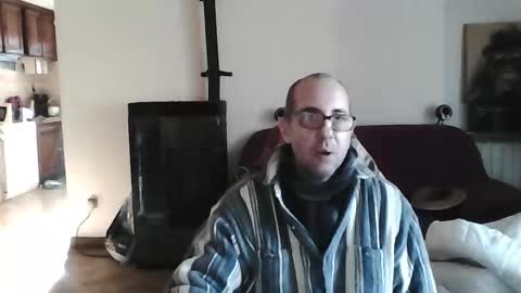 Snapshot of mat11efou chatting on 01/17/25, 12:10 mat11efou online show from 01/17/25, 12:10